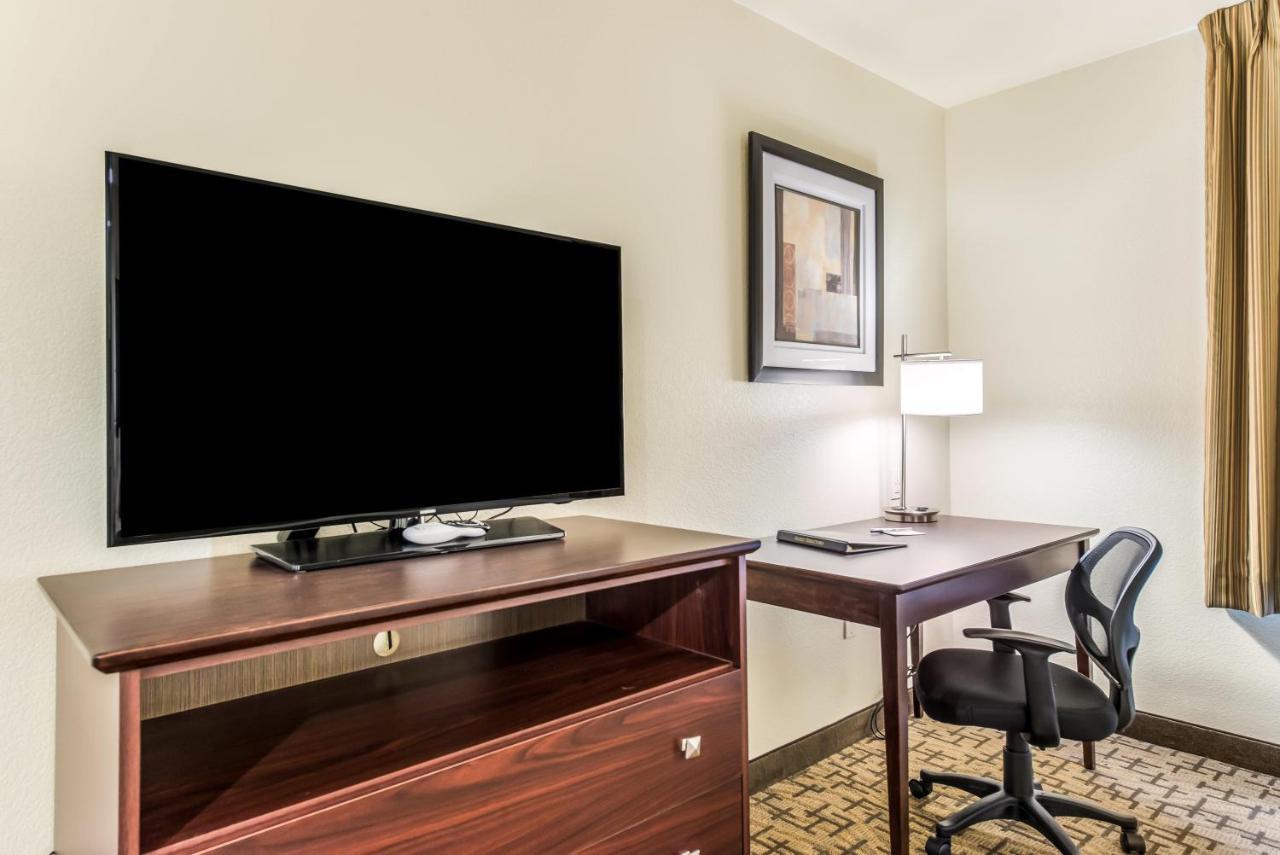 Cobblestone Hotel & Suites - Hutchinson Dış mekan fotoğraf