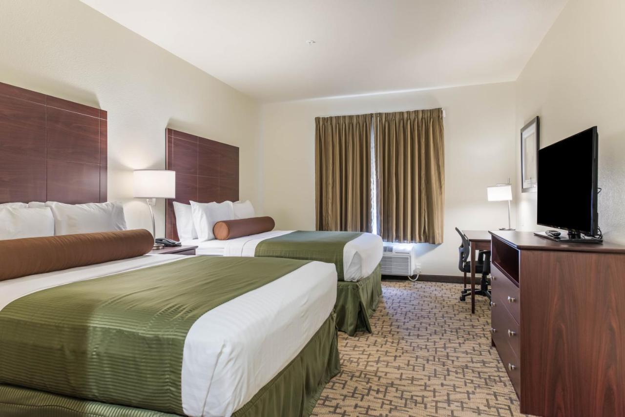 Cobblestone Hotel & Suites - Hutchinson Dış mekan fotoğraf