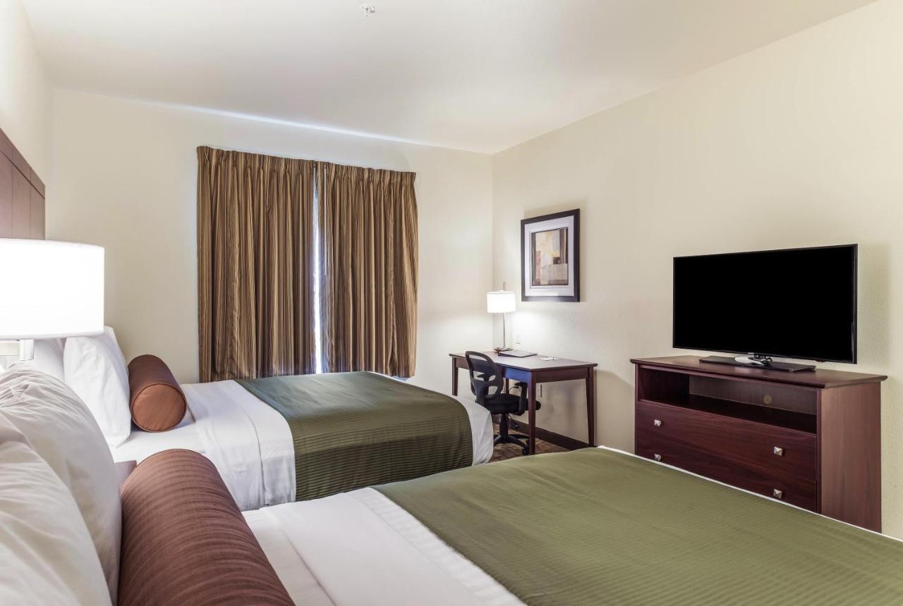 Cobblestone Hotel & Suites - Hutchinson Dış mekan fotoğraf