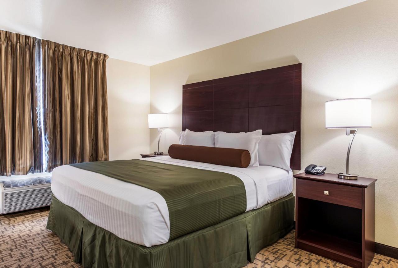 Cobblestone Hotel & Suites - Hutchinson Dış mekan fotoğraf