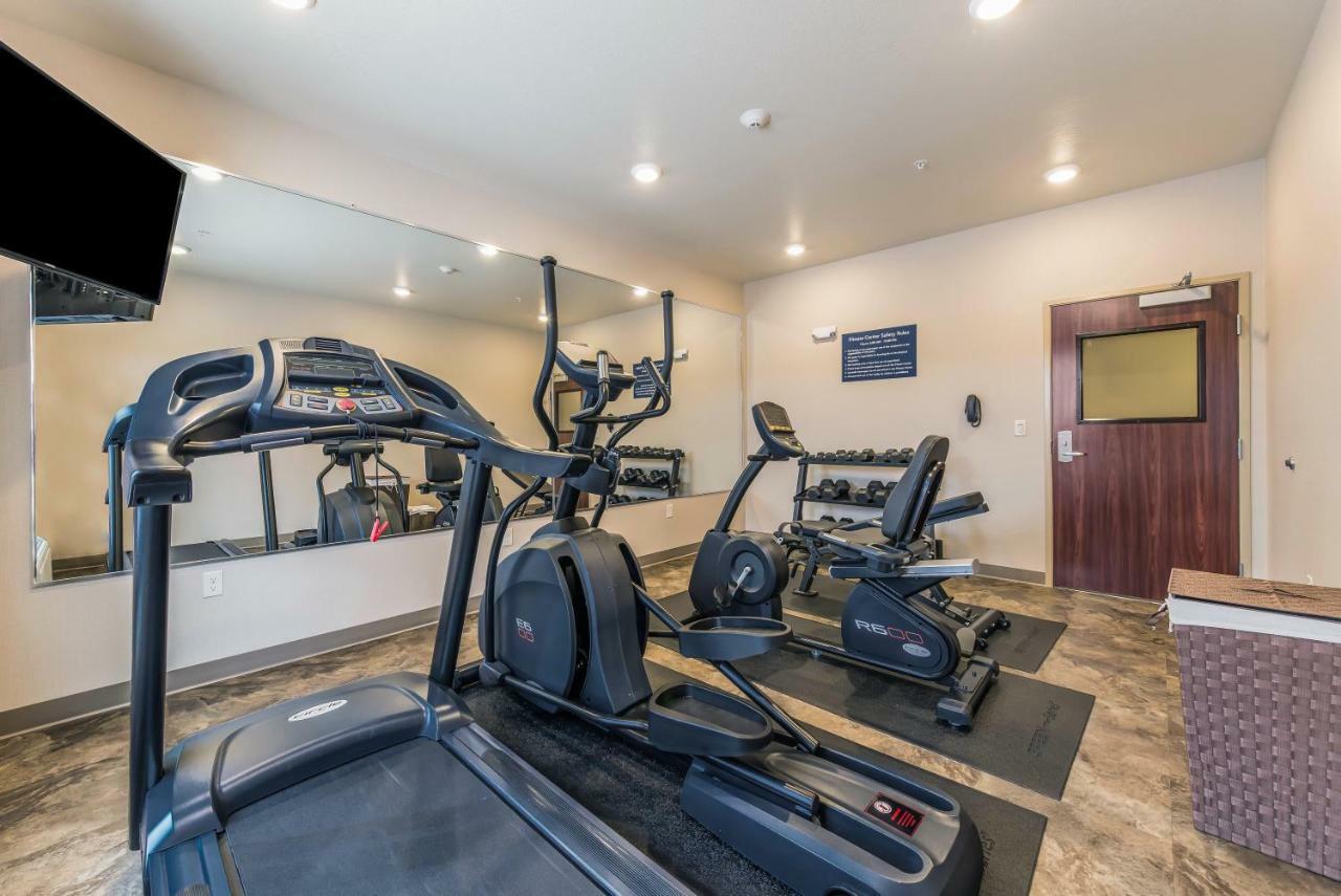 Cobblestone Hotel & Suites - Hutchinson Dış mekan fotoğraf