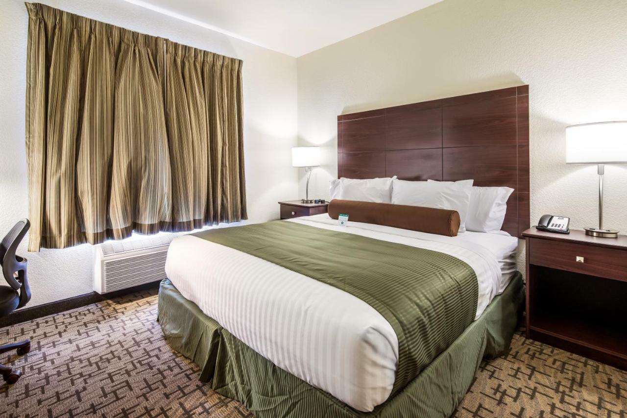 Cobblestone Hotel & Suites - Hutchinson Dış mekan fotoğraf